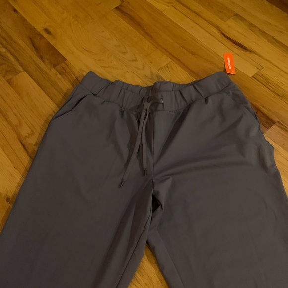 Joe Fresh Cropped Pants - Picture 2 of 5